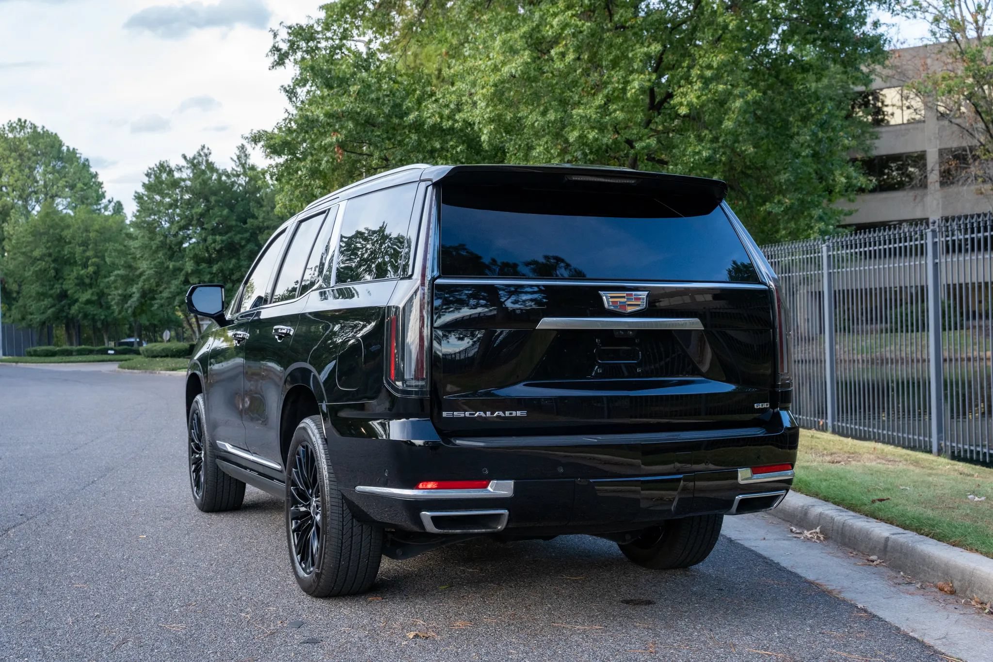 Used 2026 Cadillac Escalade Luxury w/ Touring Package AWD/4WD image 7