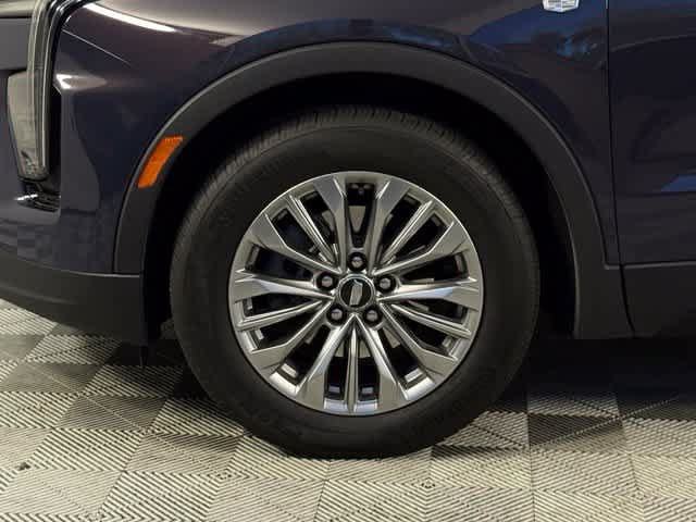 Used 2024 Cadillac XT4 Premium Luxury w/ Technology Package FWD image 12