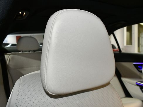 Used 2023 Mercedes-Benz C 300 Sedan image 10
