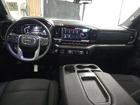 Used 2024 GMC Sierra 2500 SLE w/ SLE Value Package AWD/4WD image 11