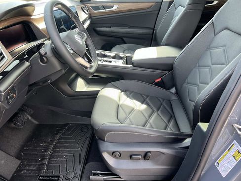 New 2026 Volkswagen Atlas SE image 18