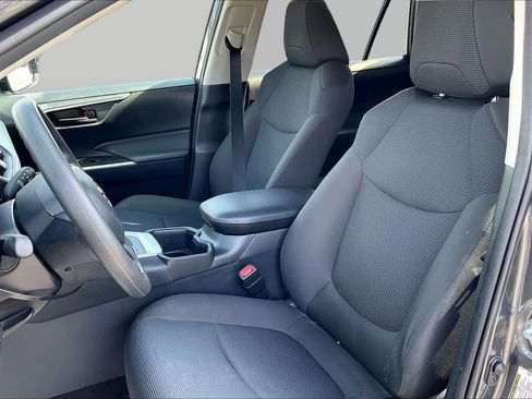 Used 2025 Toyota RAV4 LE FWD image 7