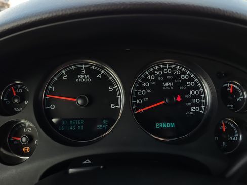 Used 2013 Chevrolet Avalanche LTZ image 22