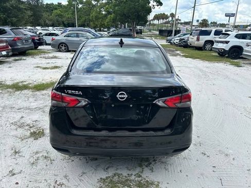 Used 2025 Nissan Versa SV FWD image 17
