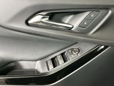 New 2026 Chevrolet Equinox LT w/ Convenience Package II FWD image 23
