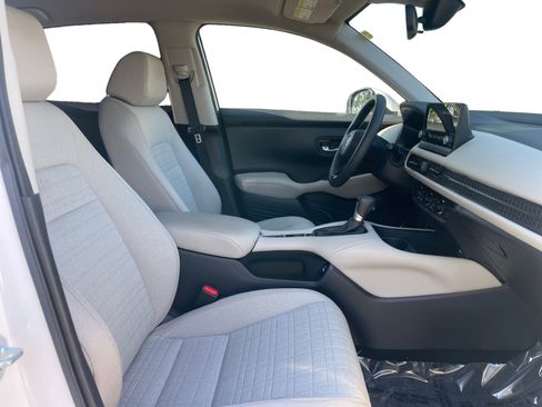 Used 2023 Honda HR-V LX image 15