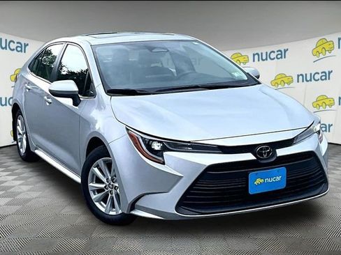 Used 2023 Toyota Corolla LE w/ LE Premium Package FWD image 1