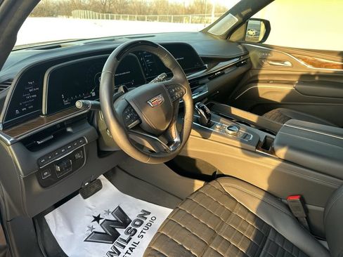 Certified 2024 Cadillac Escalade ESV Sport Platinum w/ LPO, ONYX Package AWD/4WD image 10