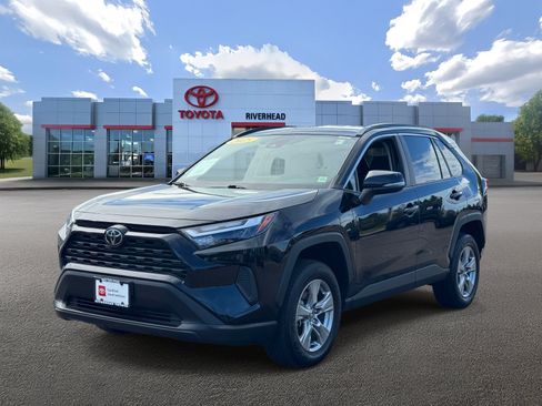 Certified 2025 Toyota RAV4 XLE AWD/4WD image 1