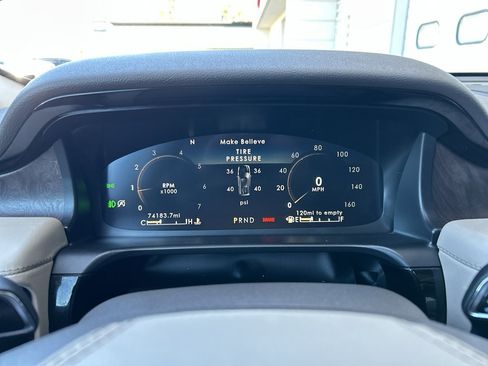 Used 2022 Lincoln Aviator Reserve w/ Equipment Group 201A AWD/4WD image 24