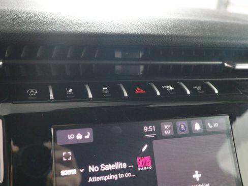 Used 2024 Jeep Grand Cherokee L Laredo image 34