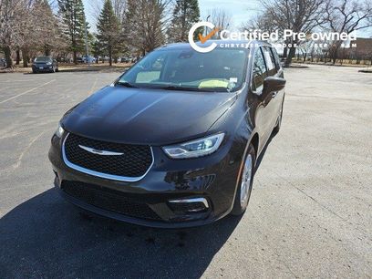 Used 2023 Chrysler Pacifica Touring-L