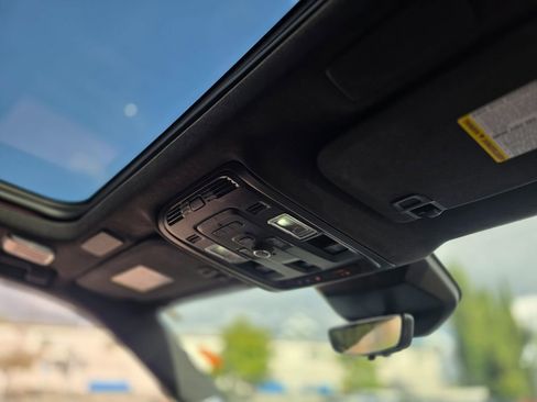 Used 2021 Cadillac Escalade Sport Platinum image 18