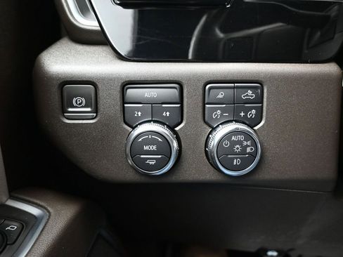 Used 2022 GMC Sierra 1500 SLT image 16