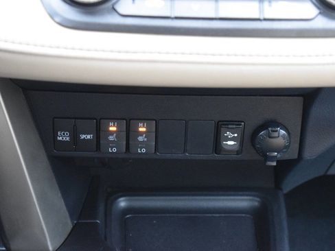 Used 2015 Toyota RAV4 Limited w/ Technology Package image 30