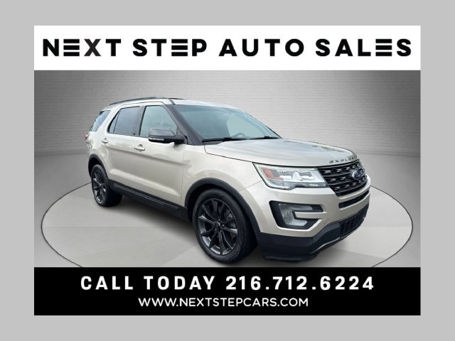 Used 2017 Ford Explorer XLT w/ Equipment Group 202A AWD/4WD image 1
