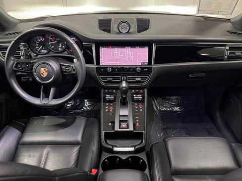 Used 2023 Porsche Macan AWD/4WD image 38
