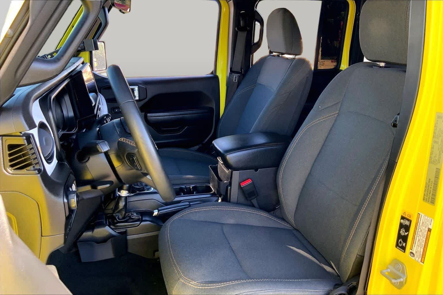 Used 2024 Jeep Wrangler Unlimited Sport AWD/4WD image 8