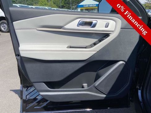 New 2025 Ford Explorer Active w/ Active Comfort Package image 10