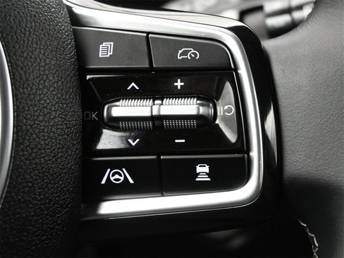 Used 2024 Kia Sorento X-Line EX image 7