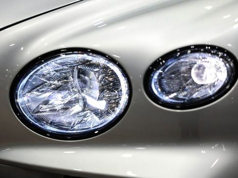 Used 2022 Bentley Bentayga image 49