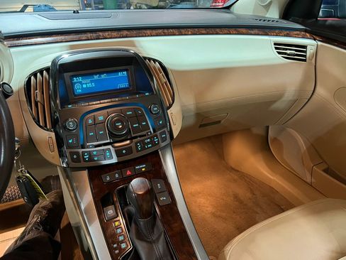 Used 2011 Buick LaCrosse CXL image 12
