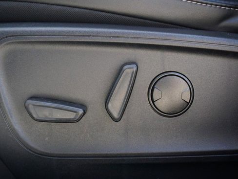 Used 2025 Ford Escape Platinum image 23