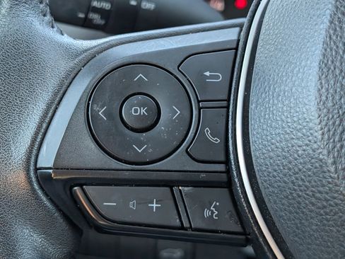 Used 2023 Toyota RAV4 XLE Premium image 23