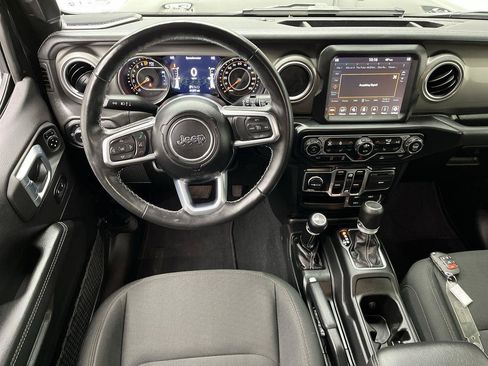 Used 2022 Jeep Wrangler Unlimited Sahara w/ Cold Weather Group AWD/4WD image 13