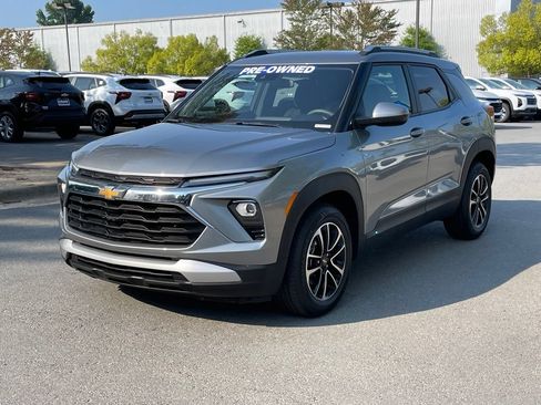 Used 2025 Chevrolet TrailBlazer LT FWD image 4