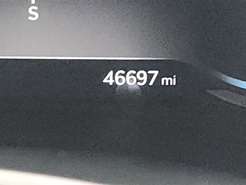 Used 2022 Genesis G70 2.0T image 10