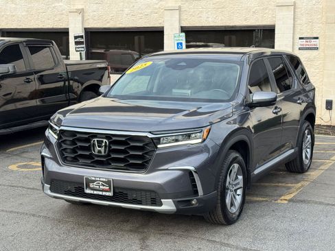 Used 2025 Honda Pilot EX-L image 17