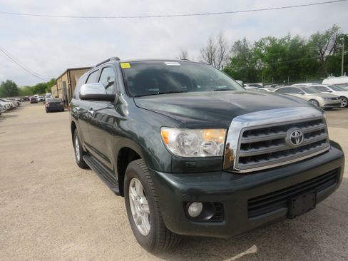 Used 2008 Toyota Sequoia Limited image 3