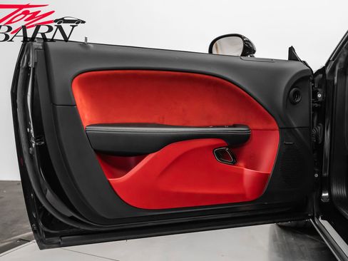 Used 2016 Dodge Challenger SRT Hellcat image 19