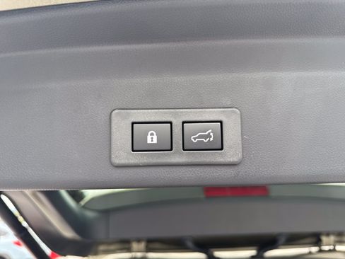 Used 2025 Subaru Ascent Limited AWD/4WD image 30