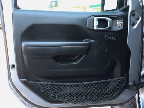 Used 2019 Jeep Wrangler Unlimited Sport S AWD/4WD image 17