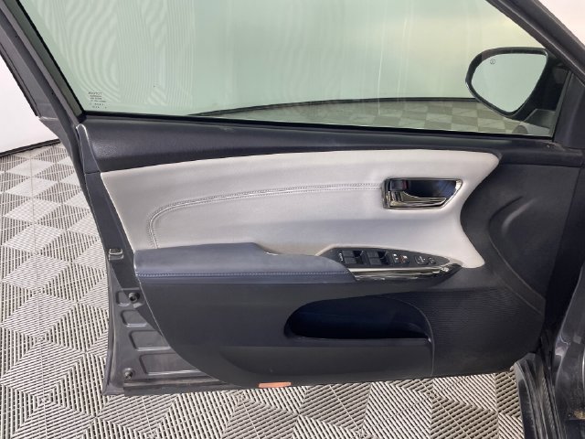 Used 2013 Toyota Avalon XLE Premium FWD image 9
