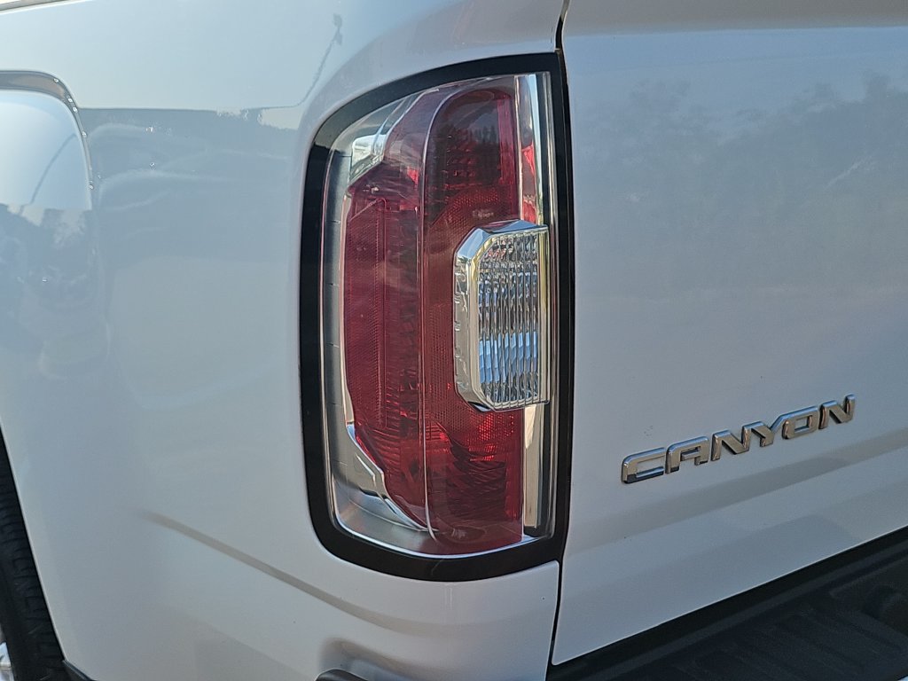 Used 2016 GMC Canyon SLE RWD image 32
