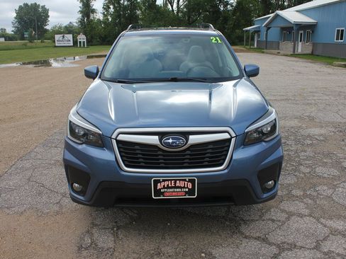 Used 2021 Subaru Forester Premium AWD/4WD image 2
