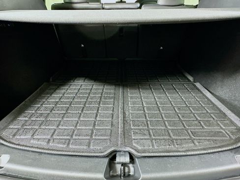 Used 2024 Tesla Model Y Long Range image 29