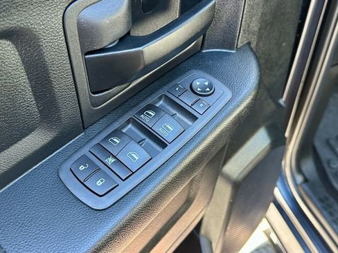 Used 2018 RAM 1500 Express image 12