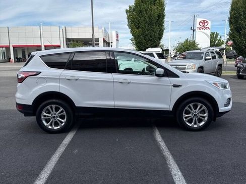 Used 2017 Ford Escape SE AWD/4WD image 5