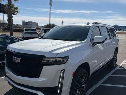 Used 2021 Cadillac Escalade ESV Sport w/ Driver Assist Tech Package image 11