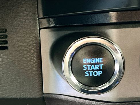 Used 2021 Toyota Tacoma TRD Off-Road image 24