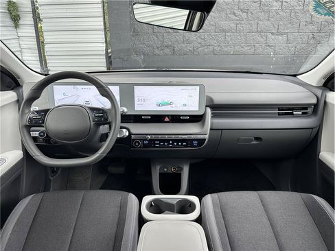 Used 2024 Hyundai Ioniq 5 SEL RWD image 17
