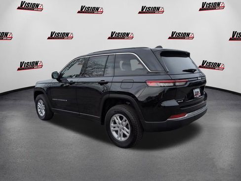 Used 2025 Jeep Grand Cherokee Laredo w/ Luxury Tech Group I AWD/4WD image 7