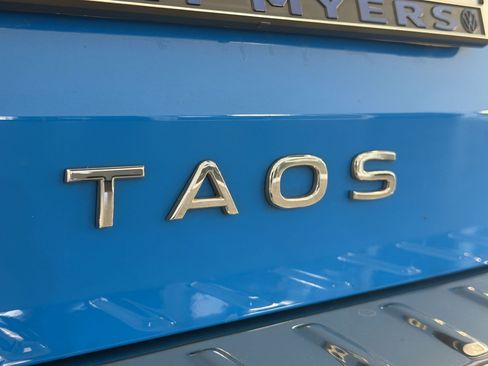 Used 2023 Volkswagen Taos SE FWD image 33