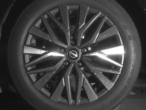 Used 2025 Nissan Altima 2.5 SV image 14