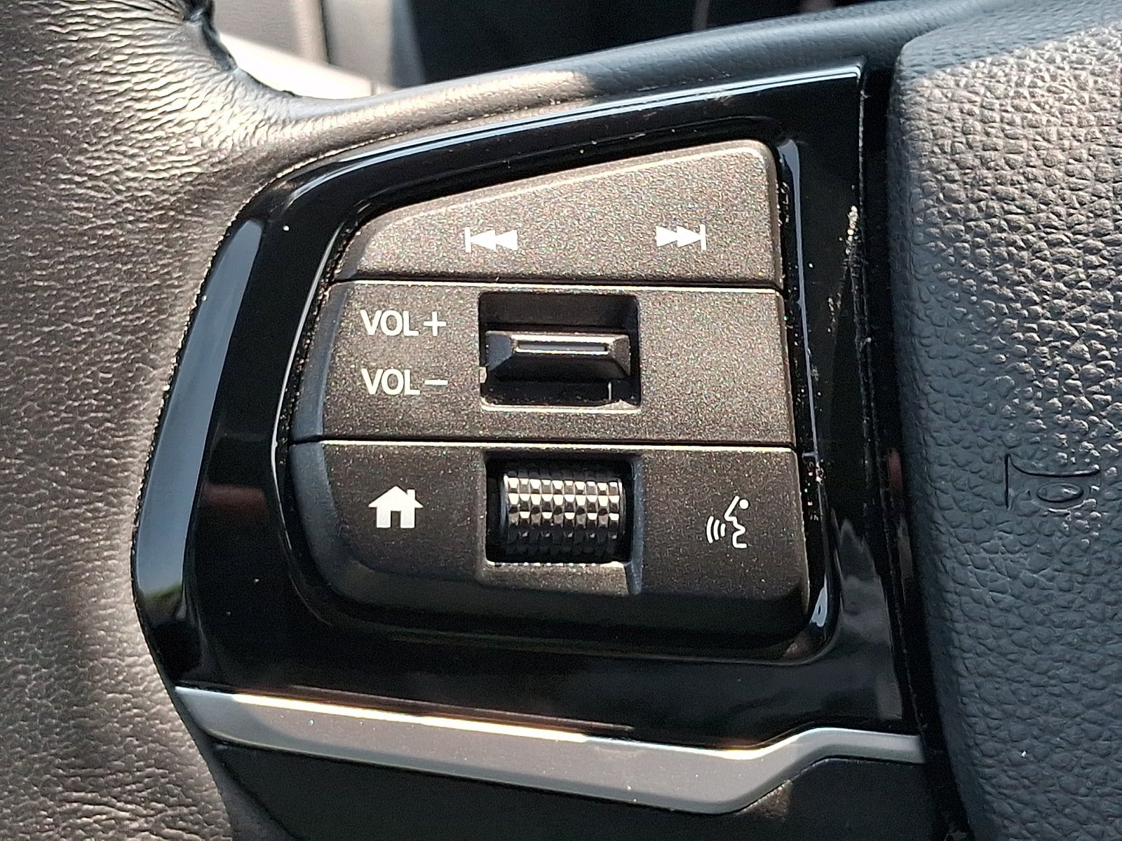 Used 2025 Honda Odyssey Elite image 25