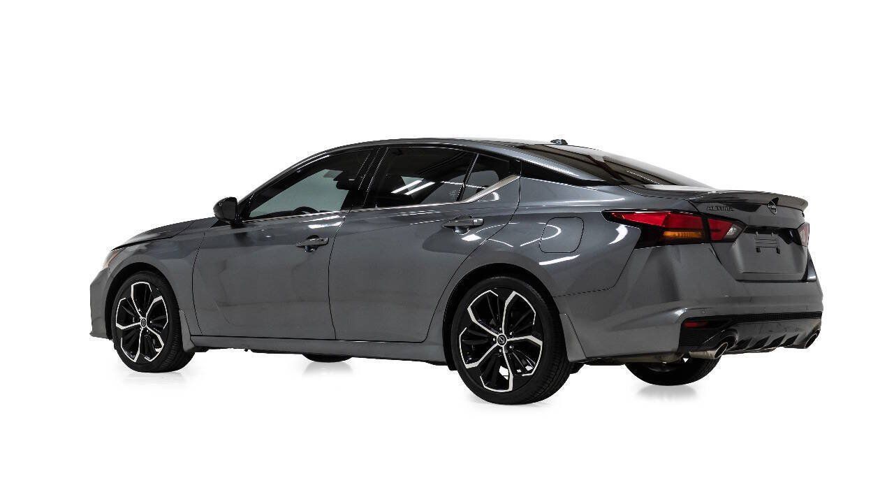 Used 2024 Nissan Altima 2.5 SR w/ SR Premium Package FWD image 4